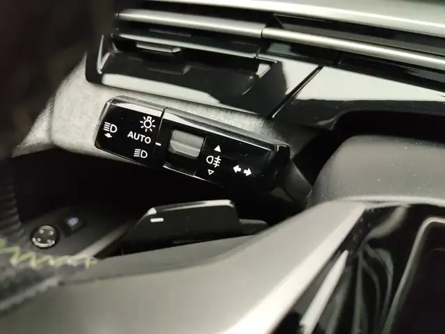 Peugeot 5008 view 13