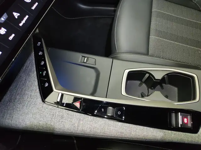 Peugeot 5008 view 22