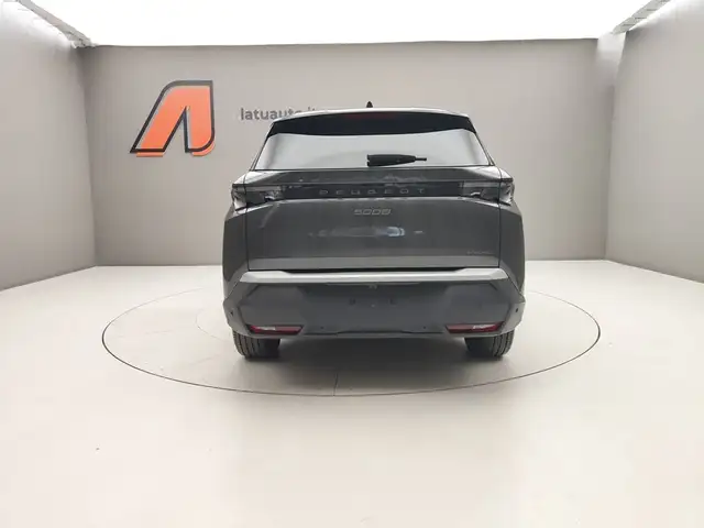 Peugeot 5008 view 8