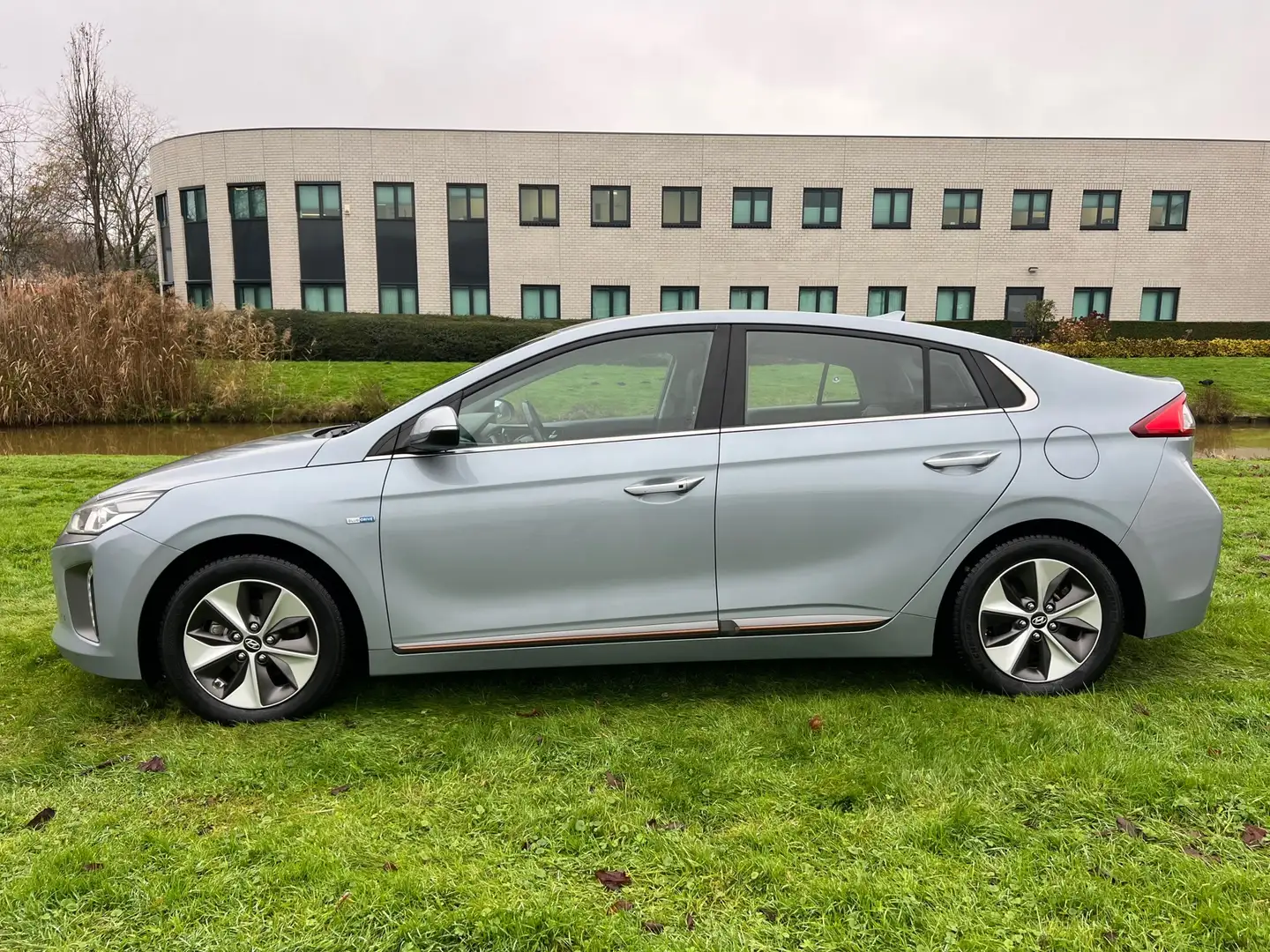 Hyundai IONIQ 2016 * Premium EV * ELEKTRISCHE * EURO6 * INC NIEU Grijs - 2
