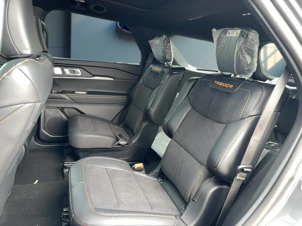Ford Explorer снимка Ford Explorer