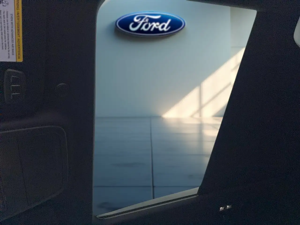 Ford Explorer снимка Ford Explorer