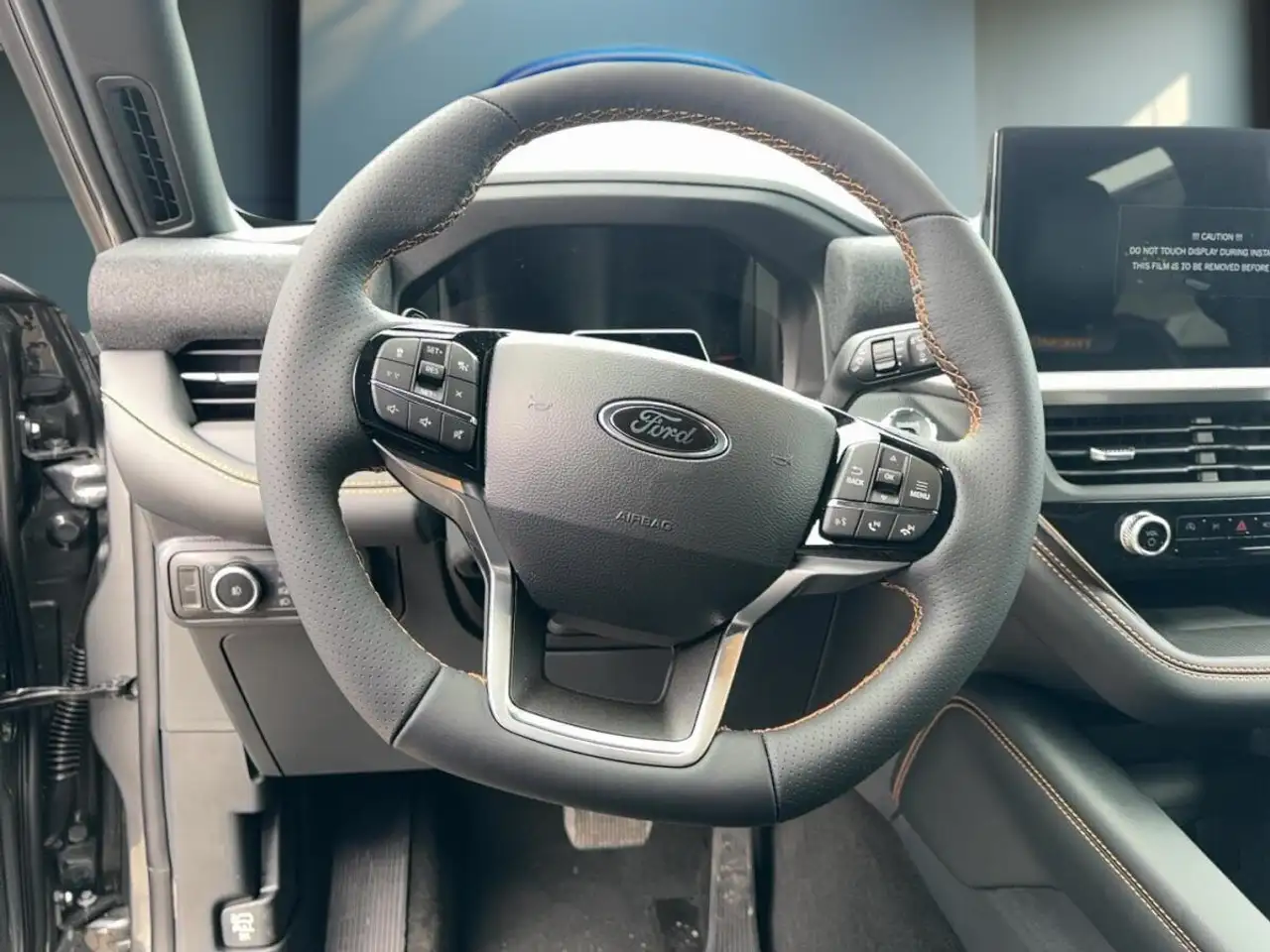 Ford Explorer снимка Ford Explorer