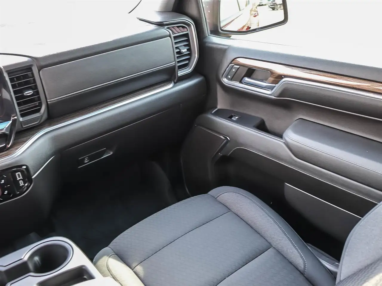 Chevrolet Silverado 1500 снимка Chevrolet Silverado 1500
