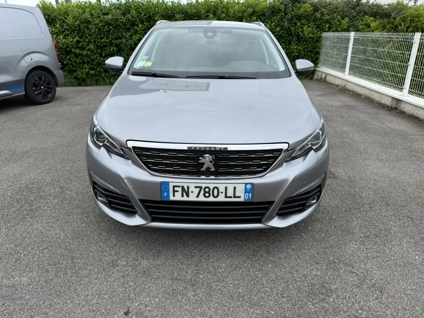 Peugeot 308 ALLURE BUSINESS SW 1.5 BlueHDi - 130 - EAT8 Gris - 2