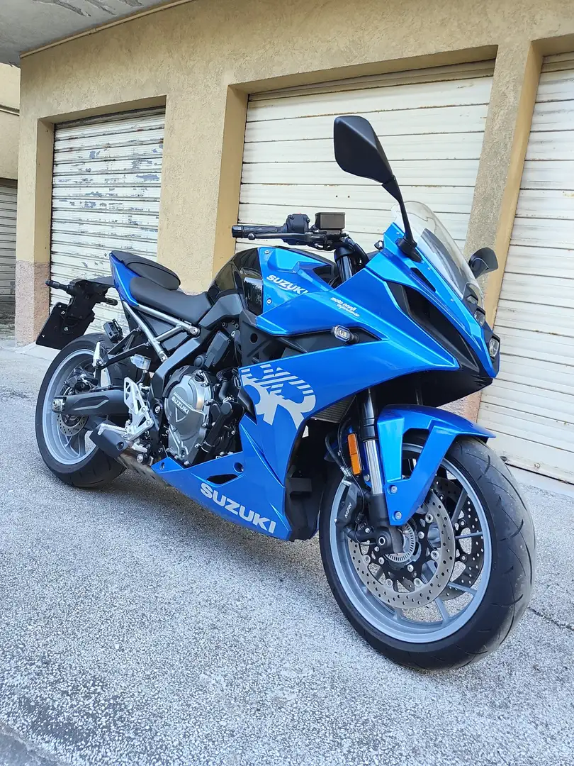 Suzuki GSX 8R Blau - 2