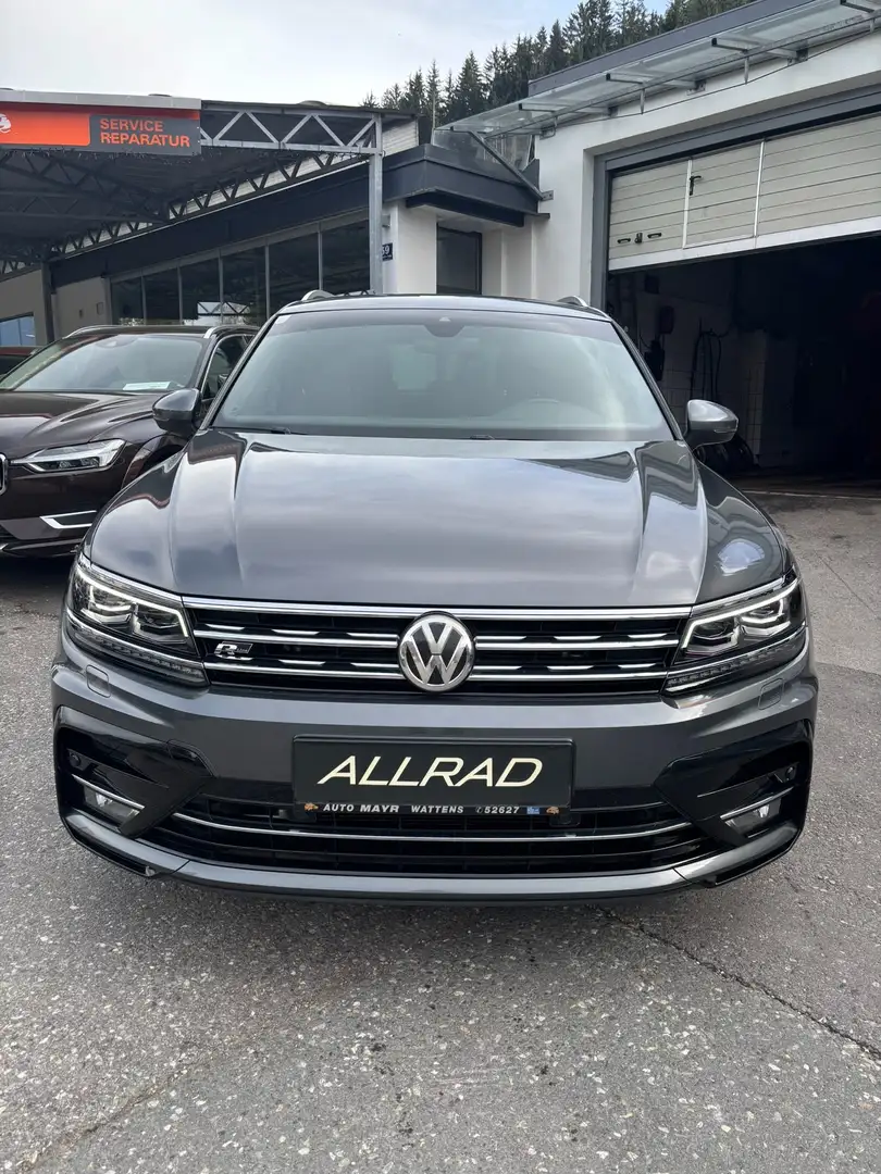Volkswagen Tiguan 2,0 TDI 4Motion DSG R-Line innen & außen Grau - 2