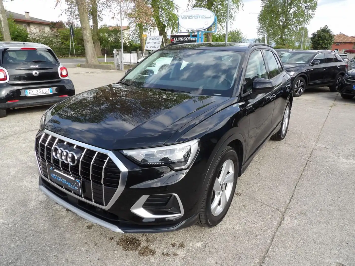 Audi Q3 35 TFSI S tronic Business Advanced Noir - 1
