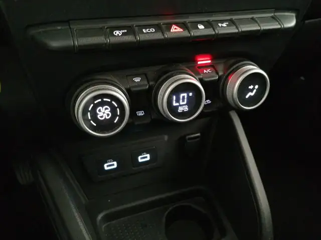 Dacia Duster view 14