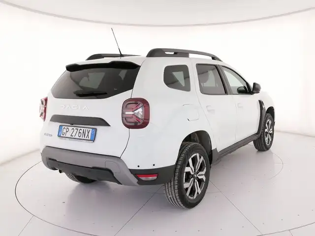 Dacia Duster view 2