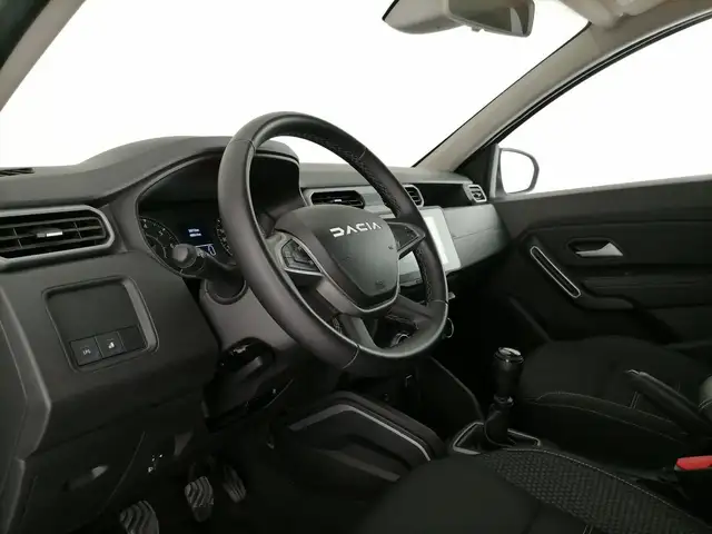 Dacia Duster view 11