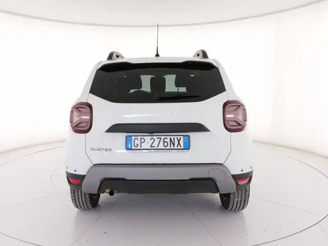 Dacia Duster view 4
