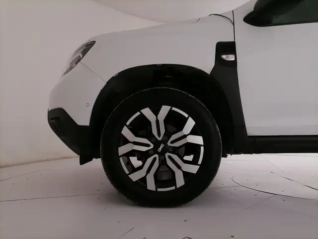 Dacia Duster view 26