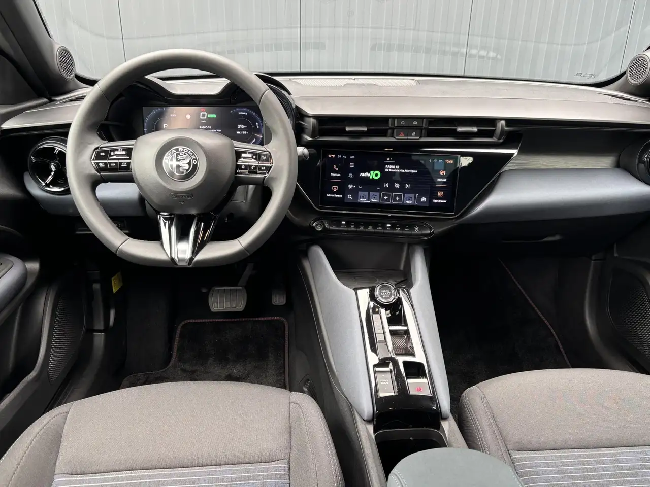 Alfa Romeo Junior 2025 — фото 14