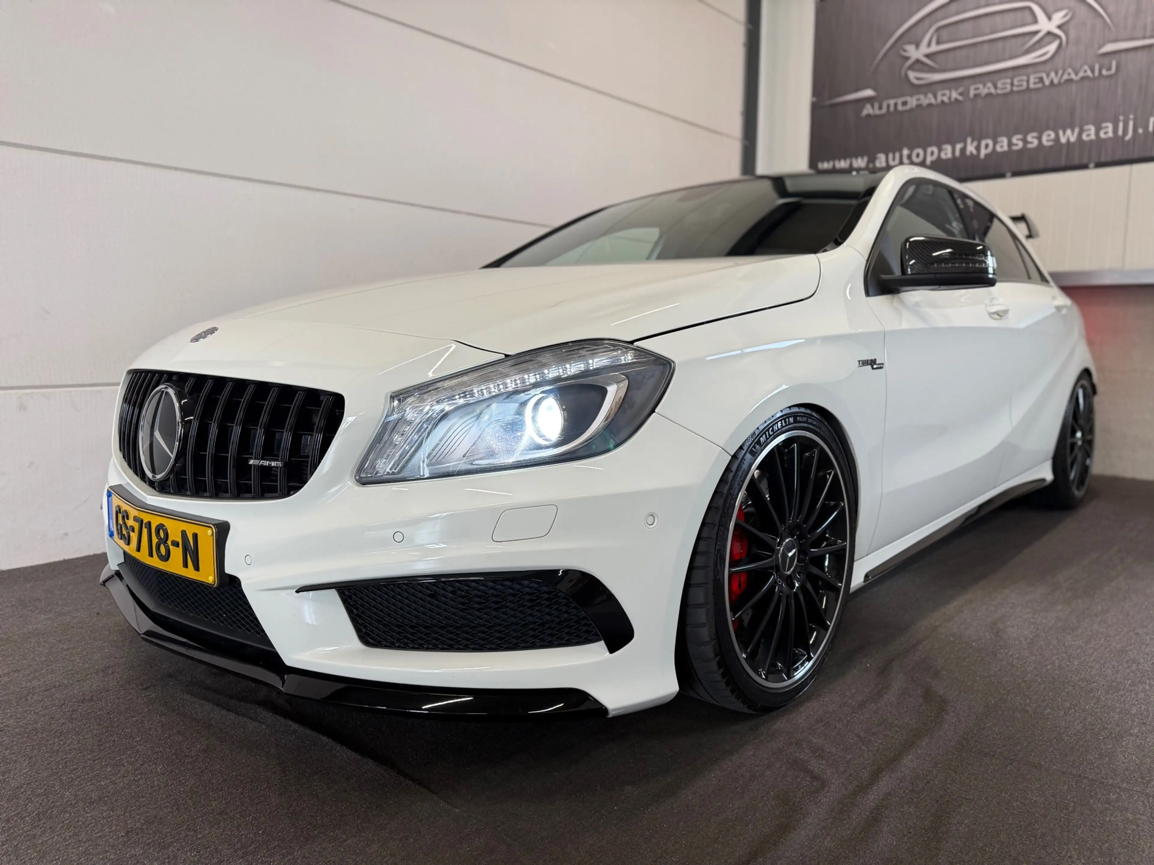 Mercedes-Benz A 45 AMG 4MATIC Edition 1 Pano, Aero, Carbon, Kuipstoelen, — photo 3