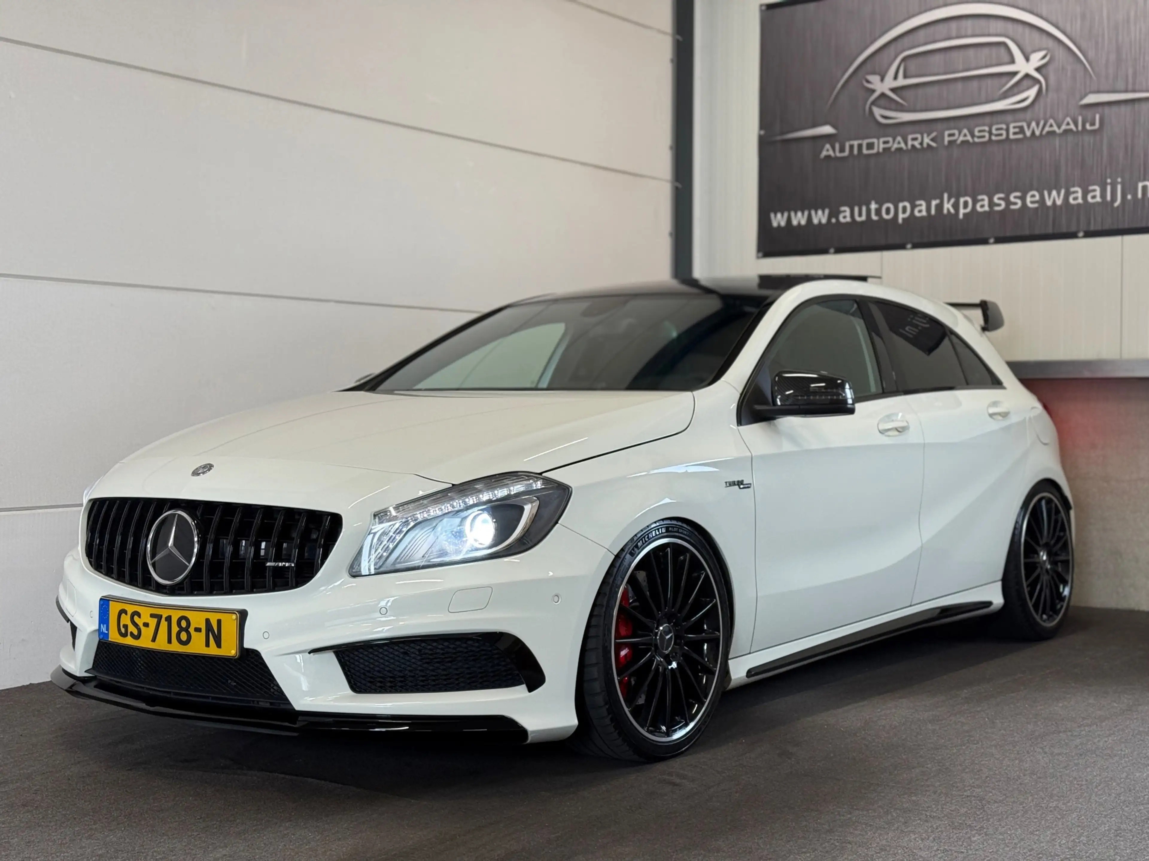 Mercedes-Benz A 45 AMG 4MATIC Edition 1 Pano, Aero, Carbon, Kuipstoelen,