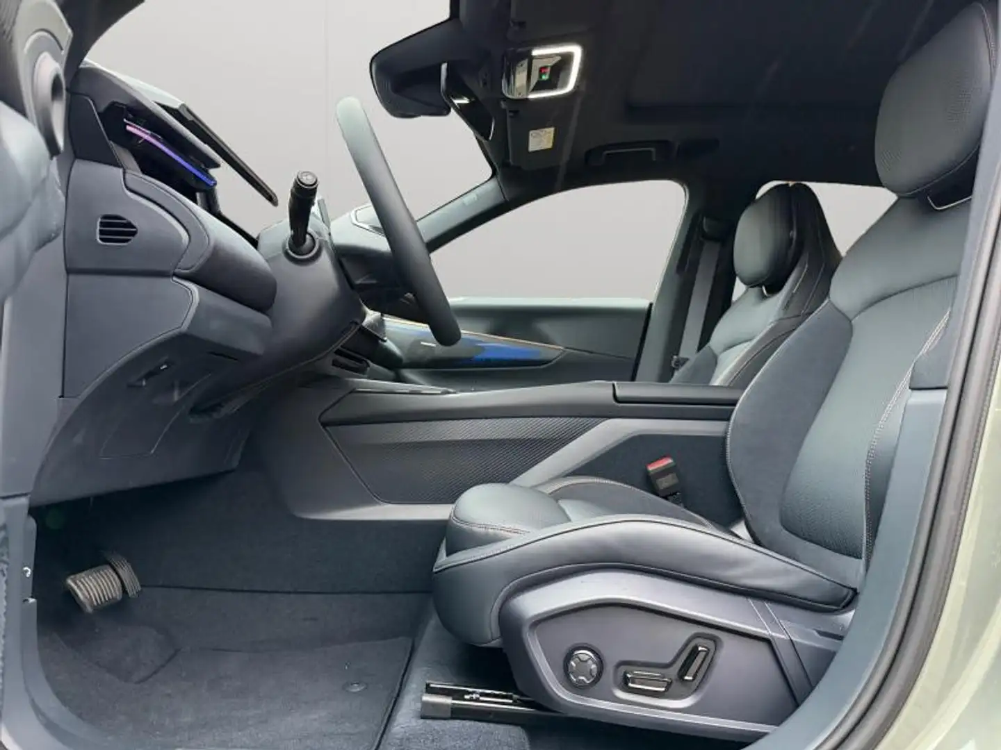 Lynk & Co 08 More Vert - 2