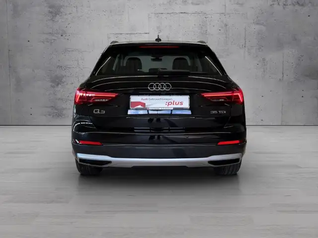 Audi Q3 view 6