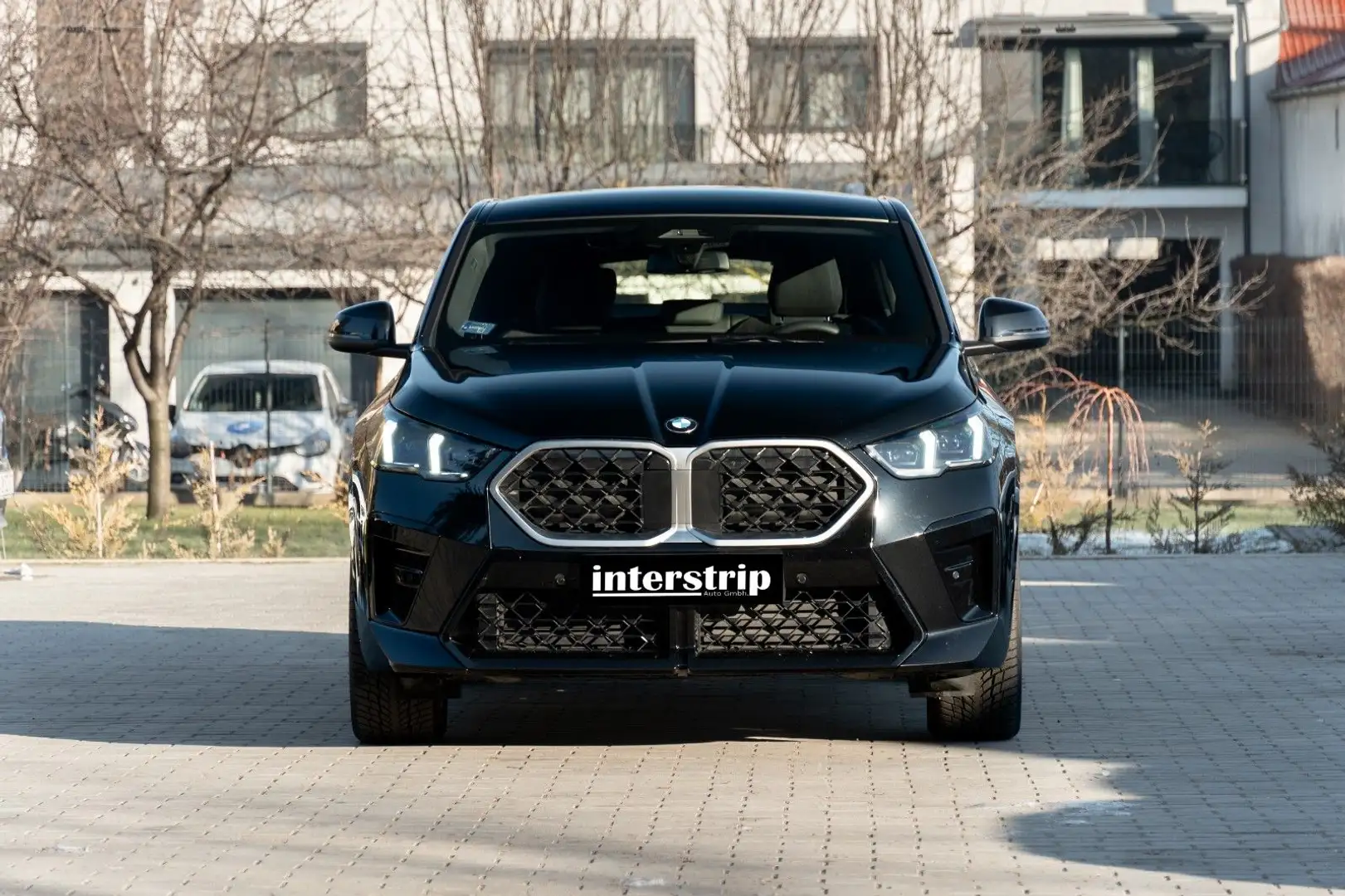 BMW X2 18d sDrive M SPORT.PANO.SHZ.PARK.ASS.2 STÜCK Schwarz - 2