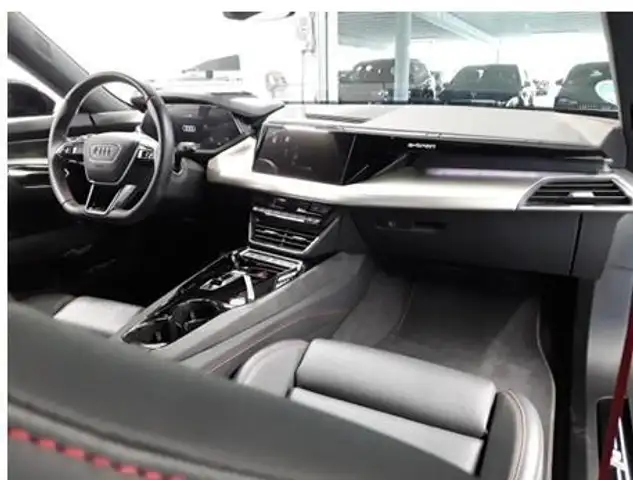 Audi e-tron GT view 7