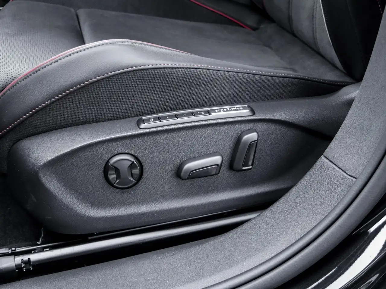 Volkswagen ID.7 GTX DCC Keyless 20" HarmanKardon IQ.Light 12