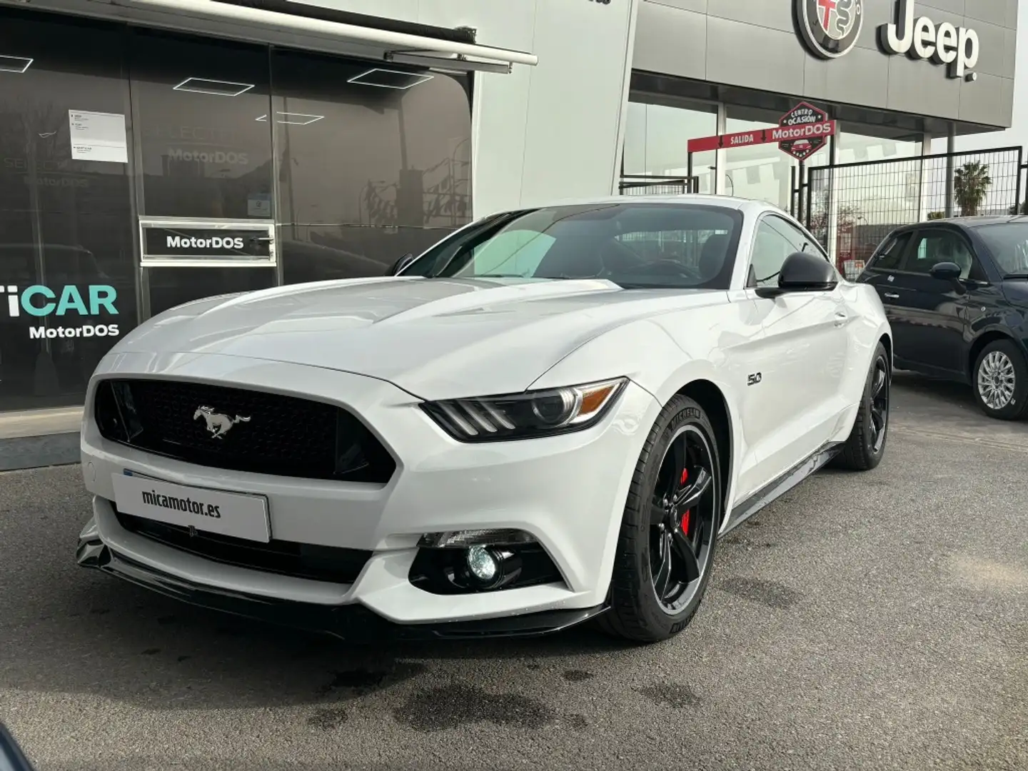 Ford Mustang Fastback 5.0 Ti-VCT GT Bianco - 1