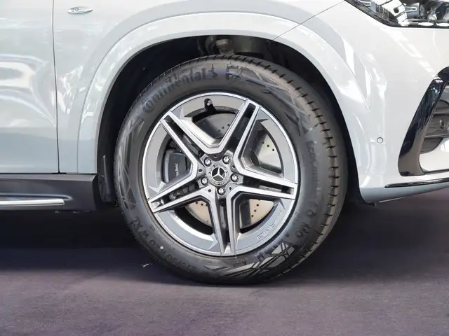 Mercedes-Benz GLE view 2