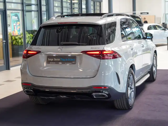 Mercedes-Benz GLE view 3