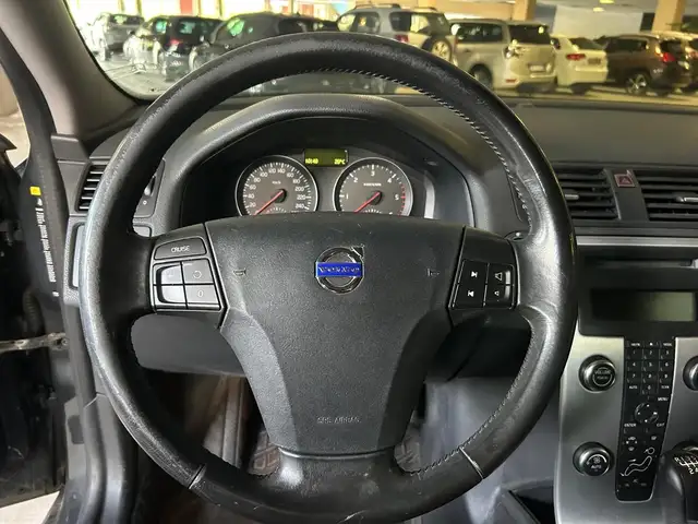 Volvo V50 view 10