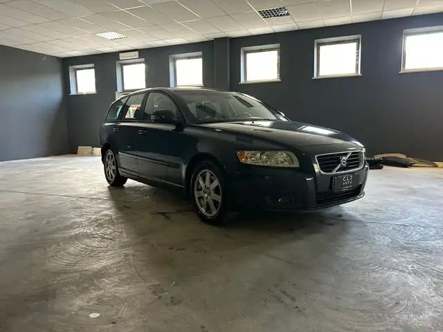 Volvo V50 view 5