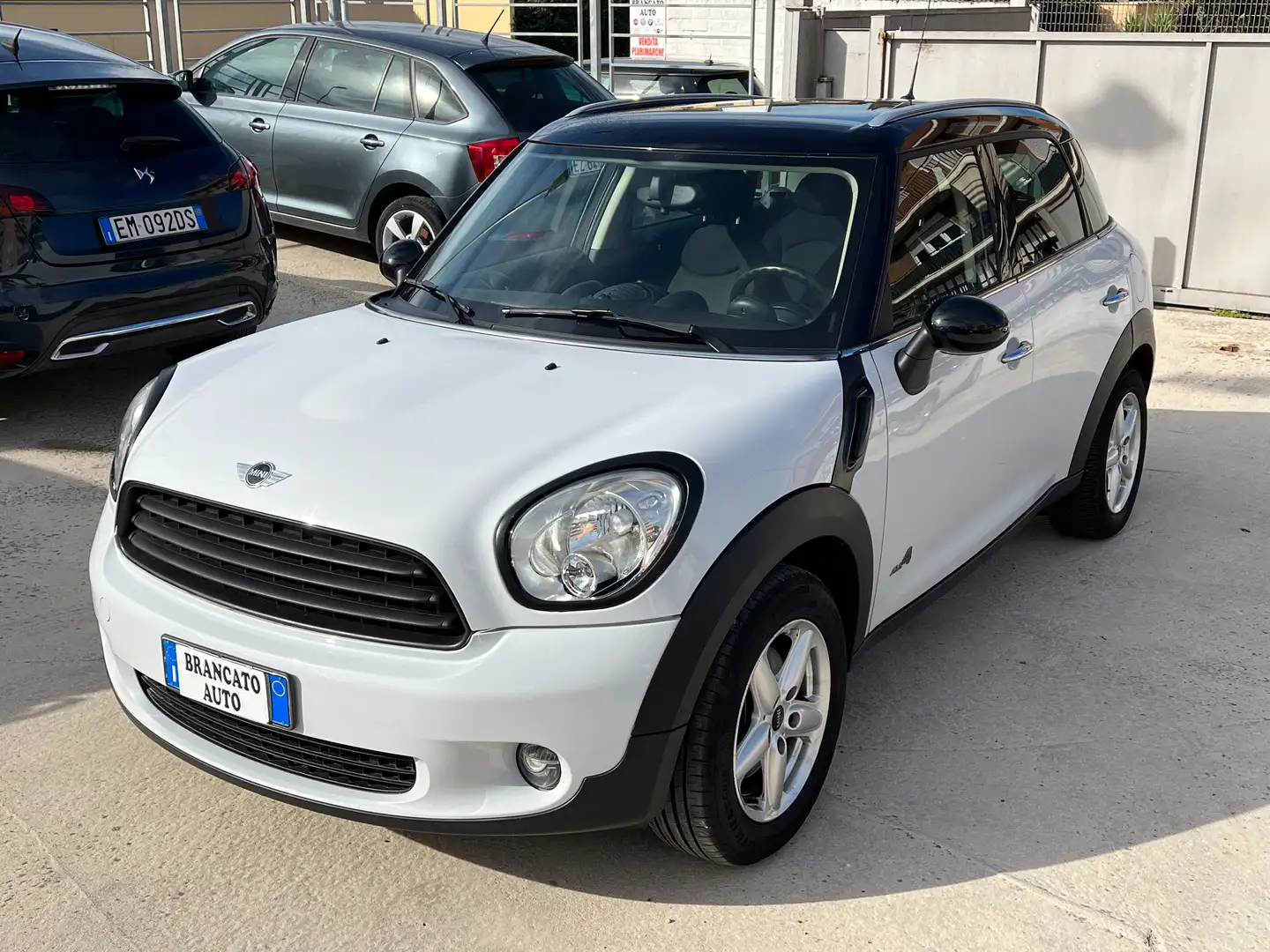 MINI Cooper D Countryman 1.6 Cooper D 4X4  FRIZIONE NUOVA Bianco - 1