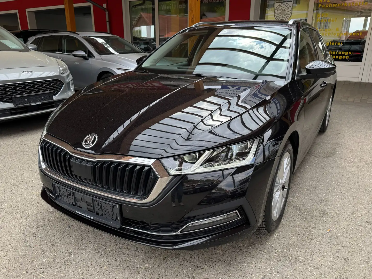 Skoda Octavia Combi DSG 2,0 TDI Style Schwarz - 1