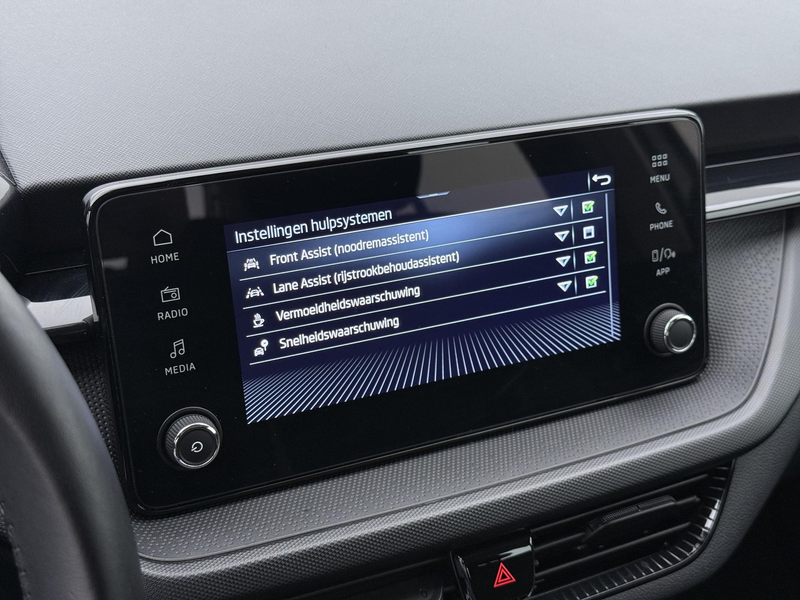 Skoda Fabia 1.0 TSI Essence | Airco | Parkeerhulp | LED | Elek — photo 11
