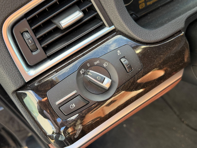 BMW 550 xDrive — photo 12