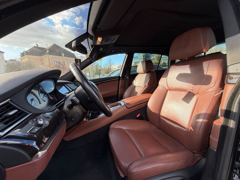 BMW 550 xDrive — photo 10