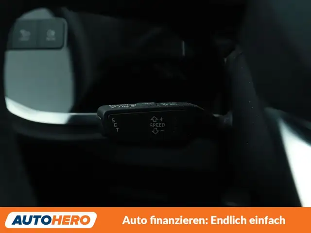 Audi Q3 view 26