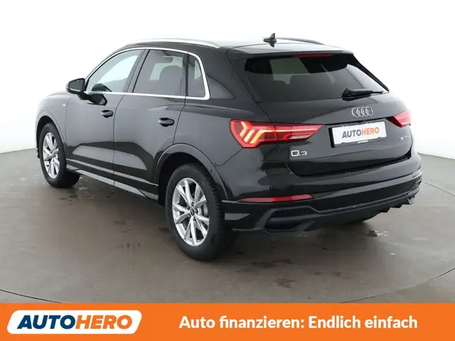 Audi Q3 view 4