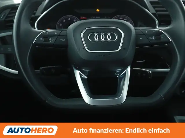 Audi Q3 view 19