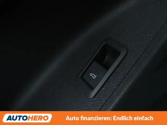 Audi Q3 view 28