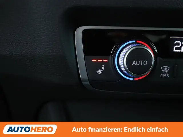 Audi Q3 view 27