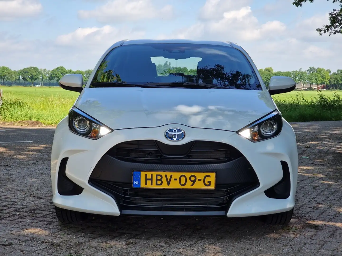 Toyota Yaris 1.5 Hybrid Active Blanco - 2