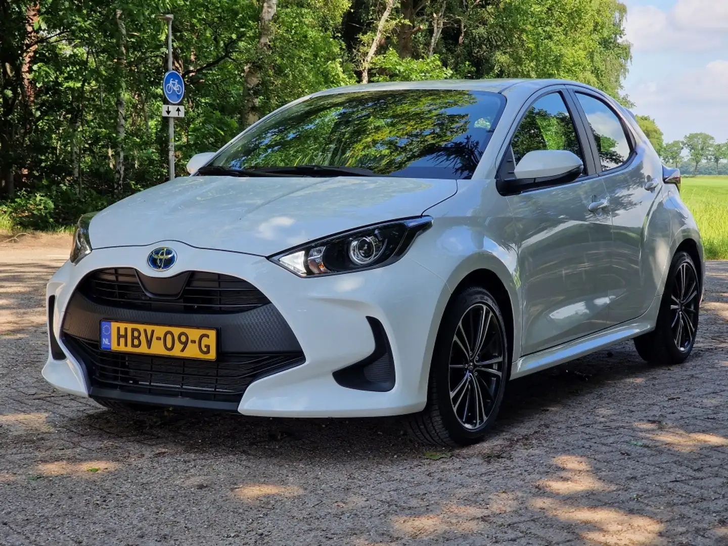 Toyota Yaris 1.5 Hybrid Active Weiß - 1