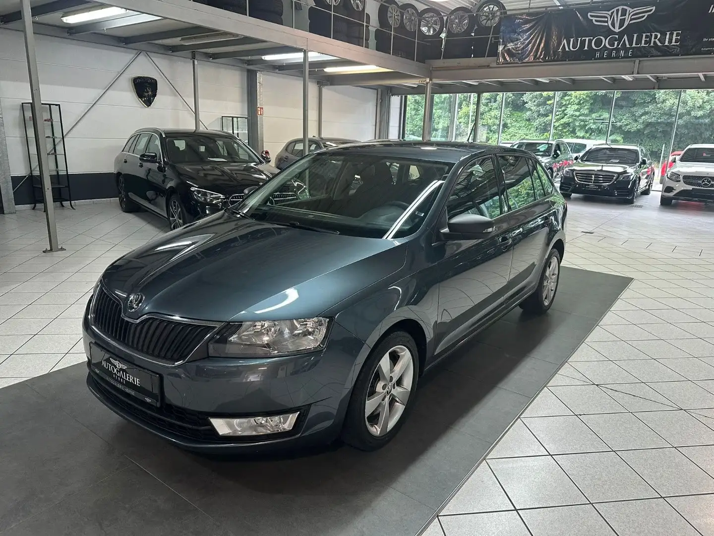Skoda Rapid/Spaceback Spaceback Cool Edition*KLIMA*PDC*1.HAND* Grau - 1
