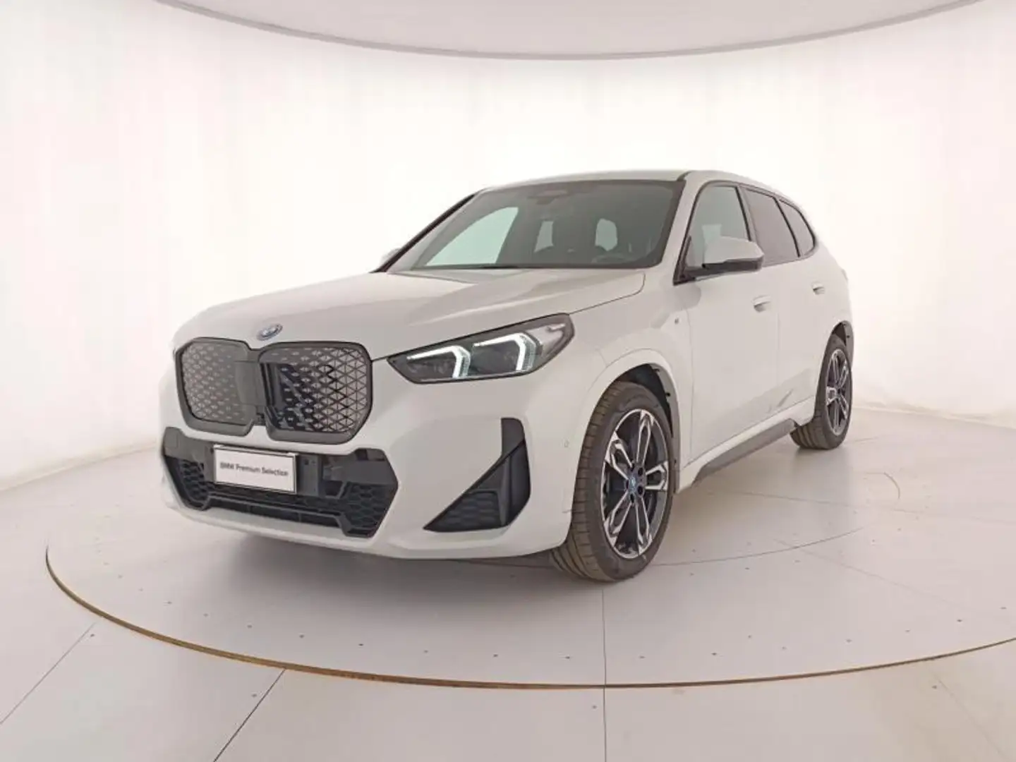 BMW iX1 edrive 20 MSport Blanc - 1