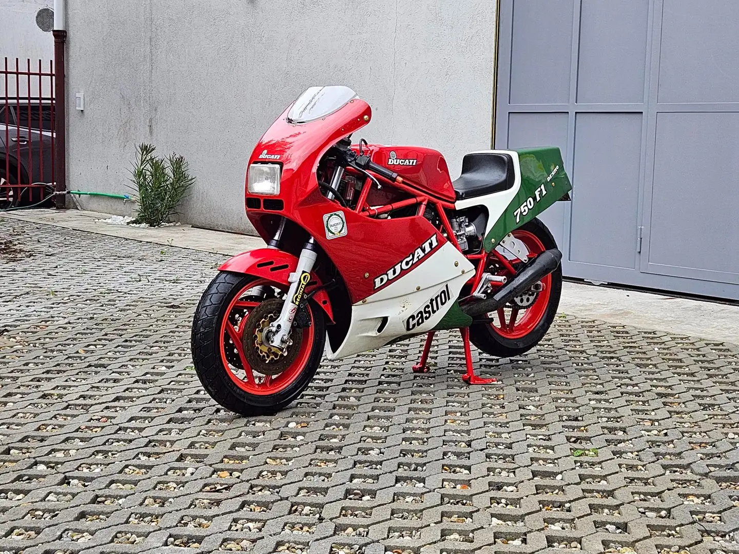 Ducati 750 F1 Piros - 2