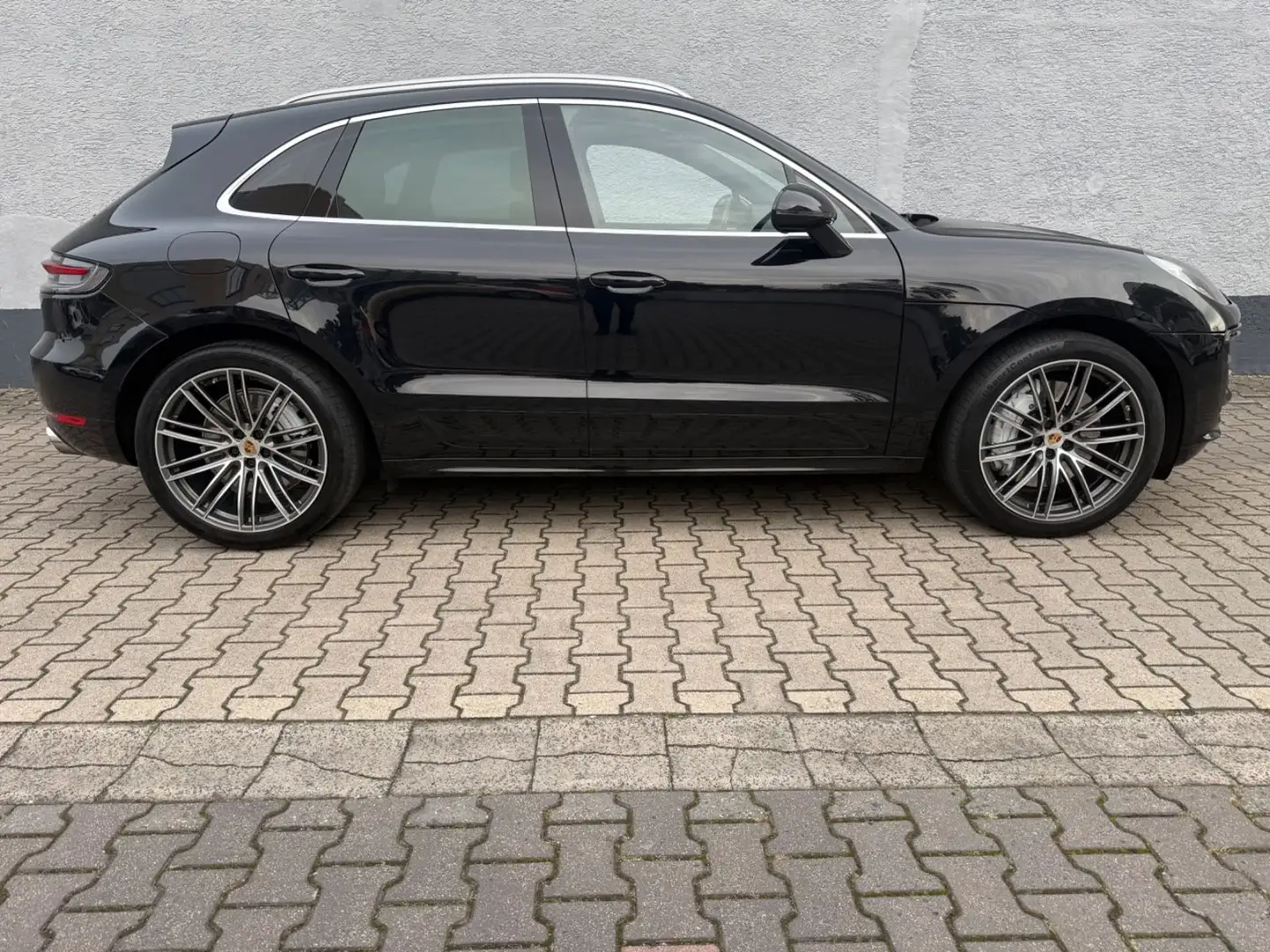 Porsche Macan Turbo/Chrono/SAGA/Bose/Pano/RFK/18-Wege Schwarz - 2