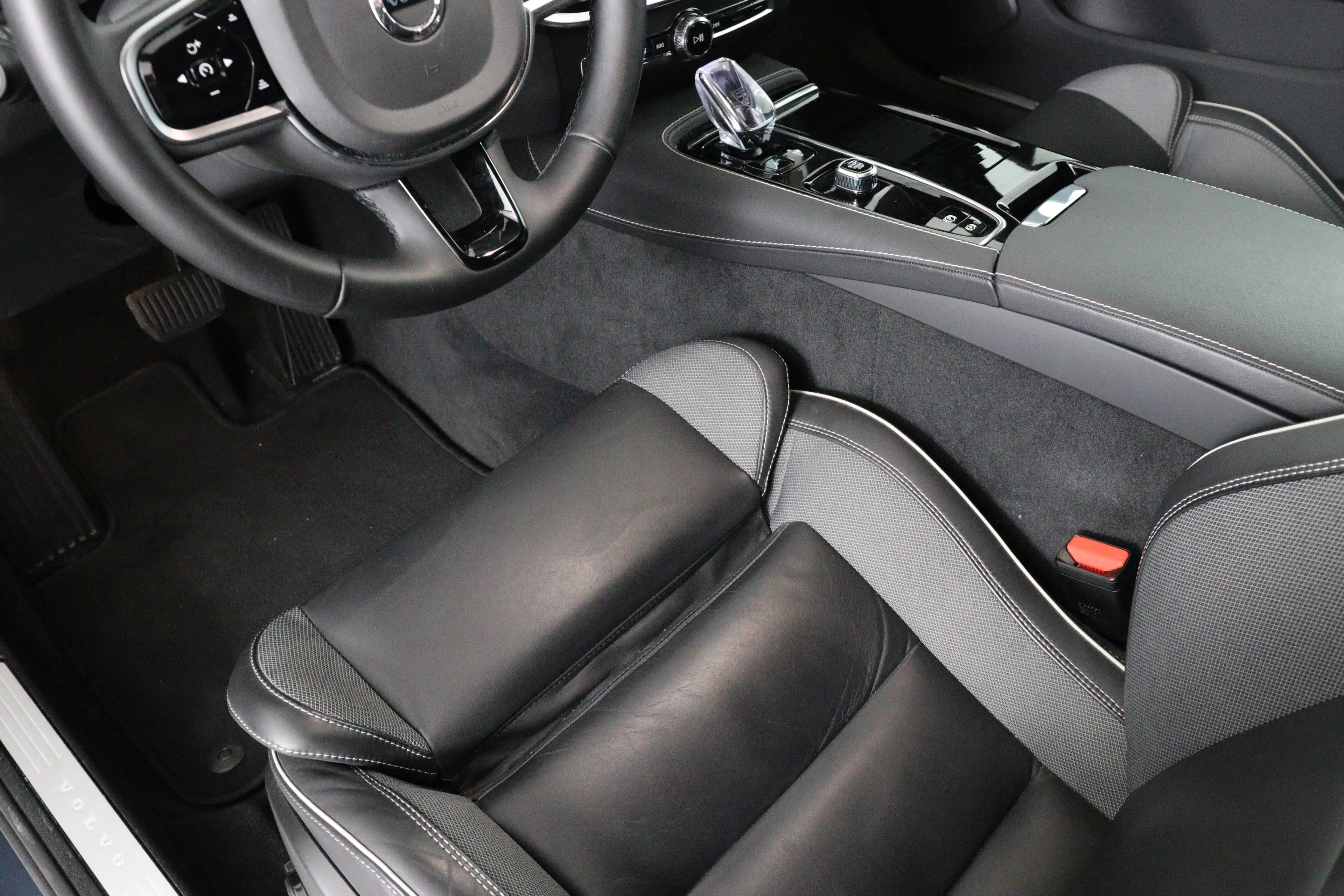 Volvo V60 2.0 T6 Plug-in hybrid AWD Plus Dark | Trekhaak Ele — photo 21