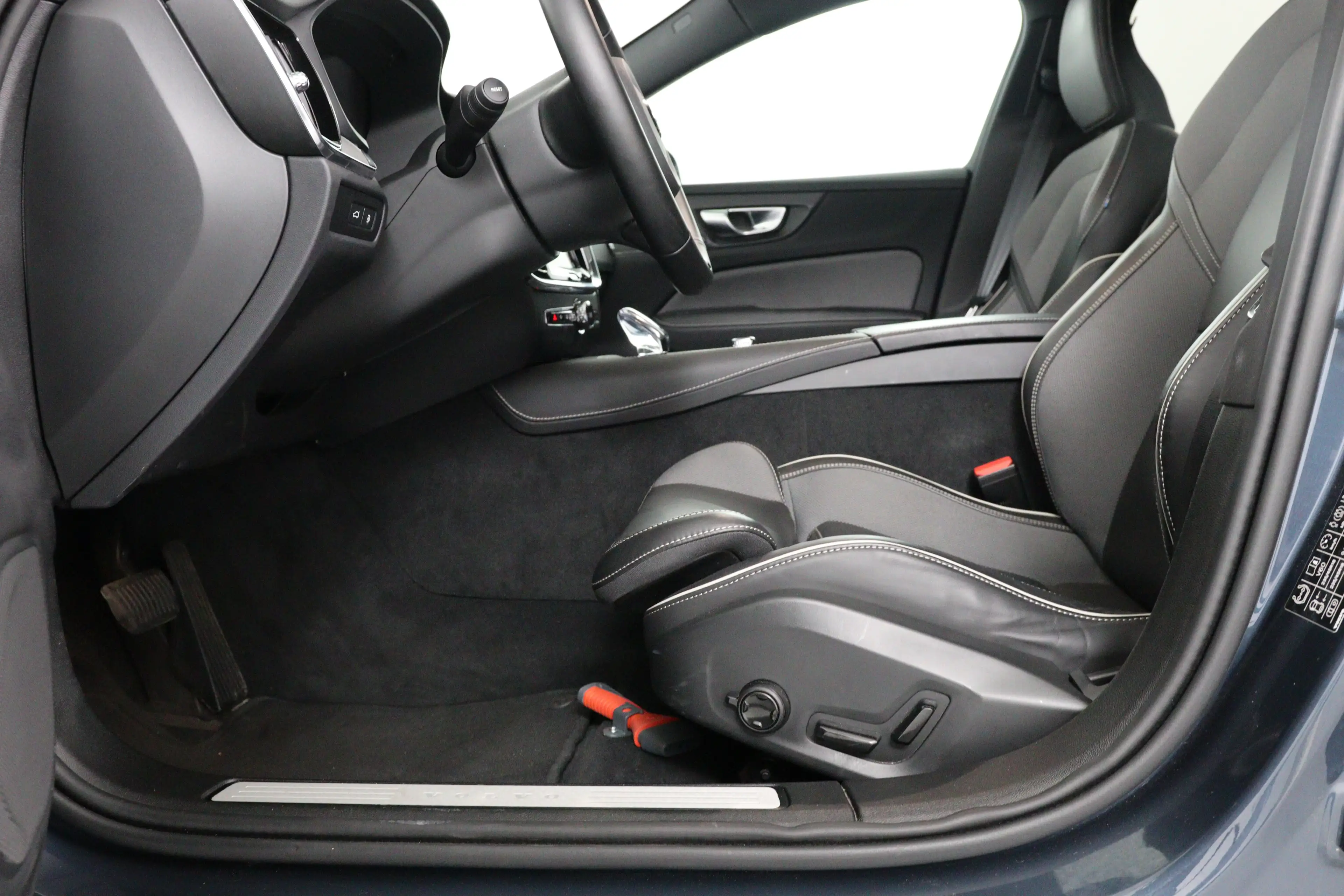 Volvo V60 2.0 T6 Plug-in hybrid AWD Plus Dark | Trekhaak Ele — photo 8