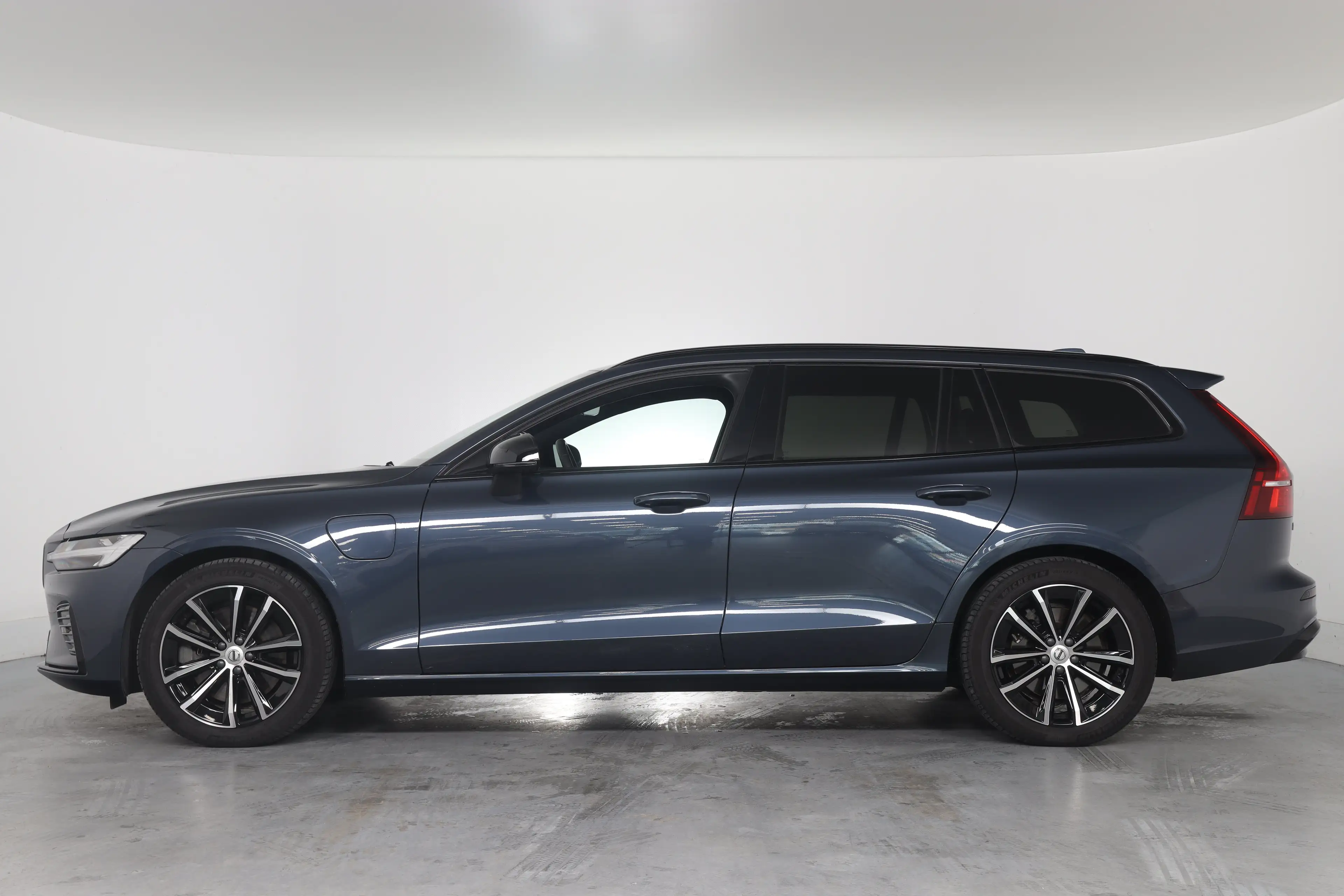 Volvo V60 2.0 T6 Plug-in hybrid AWD Plus Dark | Trekhaak Ele — photo 3