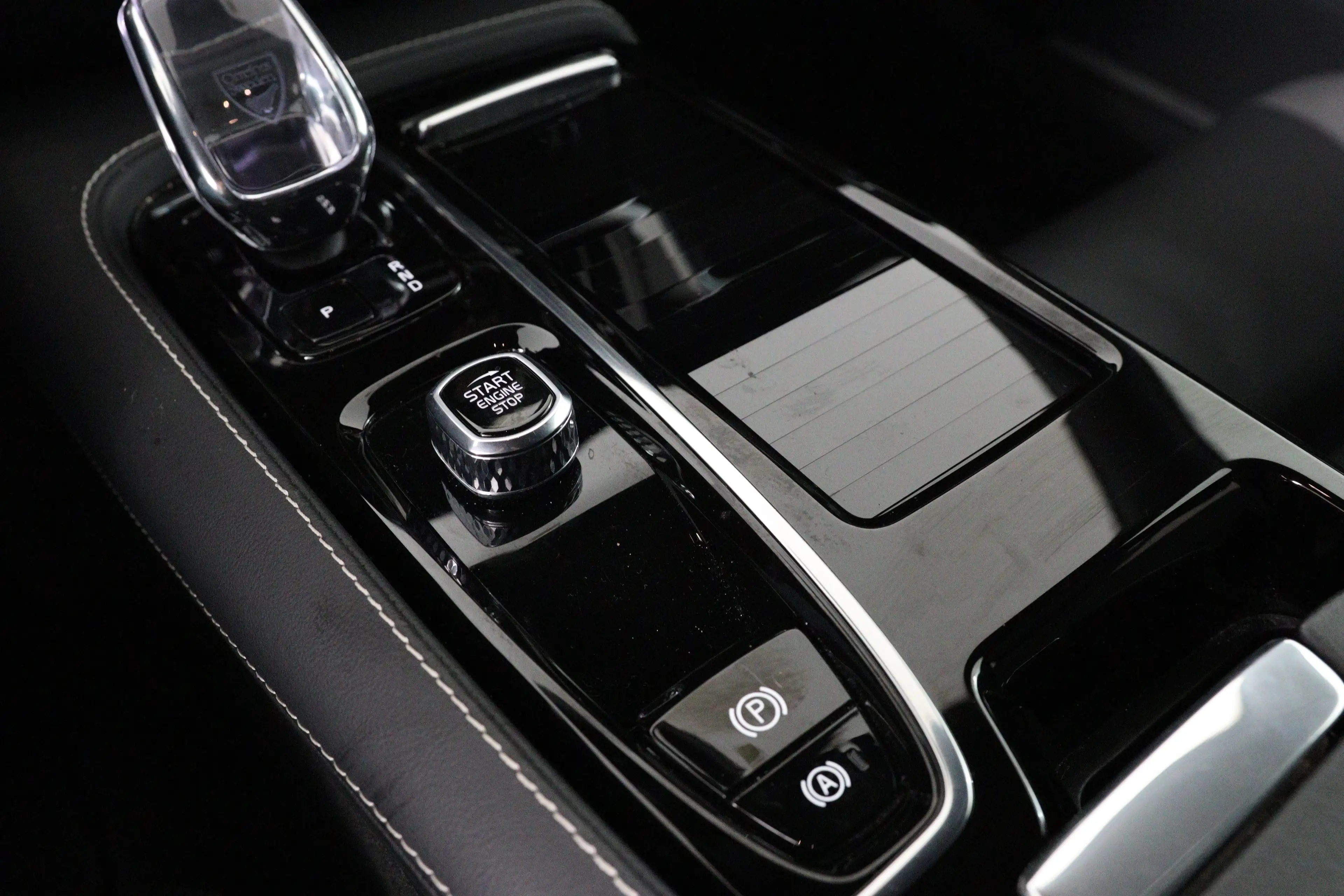 Volvo V60 2.0 T6 Plug-in hybrid AWD Plus Dark | Trekhaak Ele — photo 47